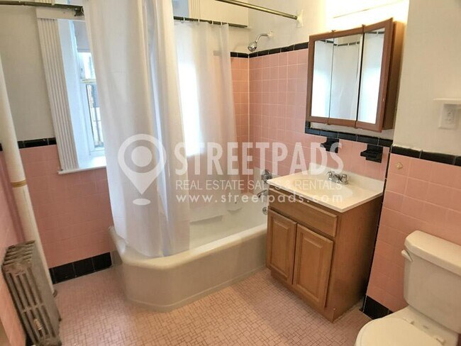Building Photo - 2 bedroom in Brookline MA 02446