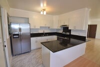 Building Photo - Lower Manoa single family home