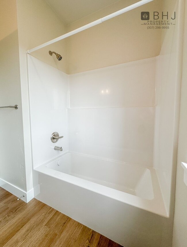 Building Photo - BRAND NEW! 2 BED/ 2BATH Dog Friendly Twin ...