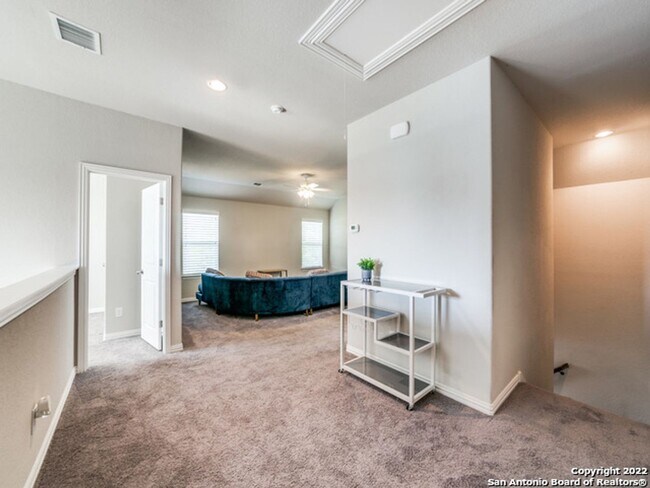 Building Photo - 4 Bedroom/3.5 Bathroom Alamo Ranch