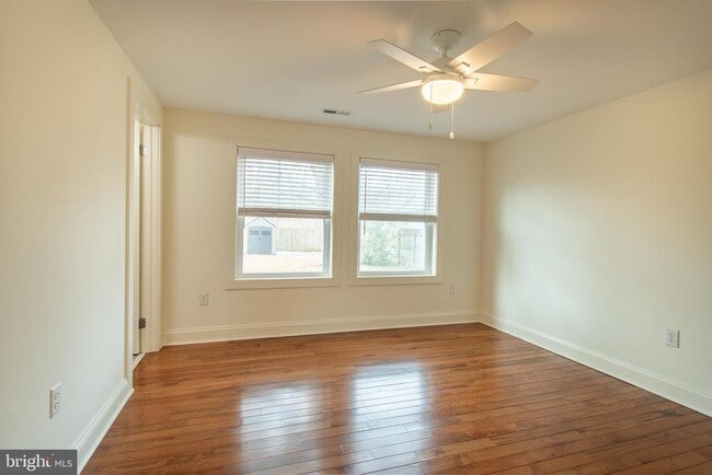 Building Photo - 101 Brooks Ln