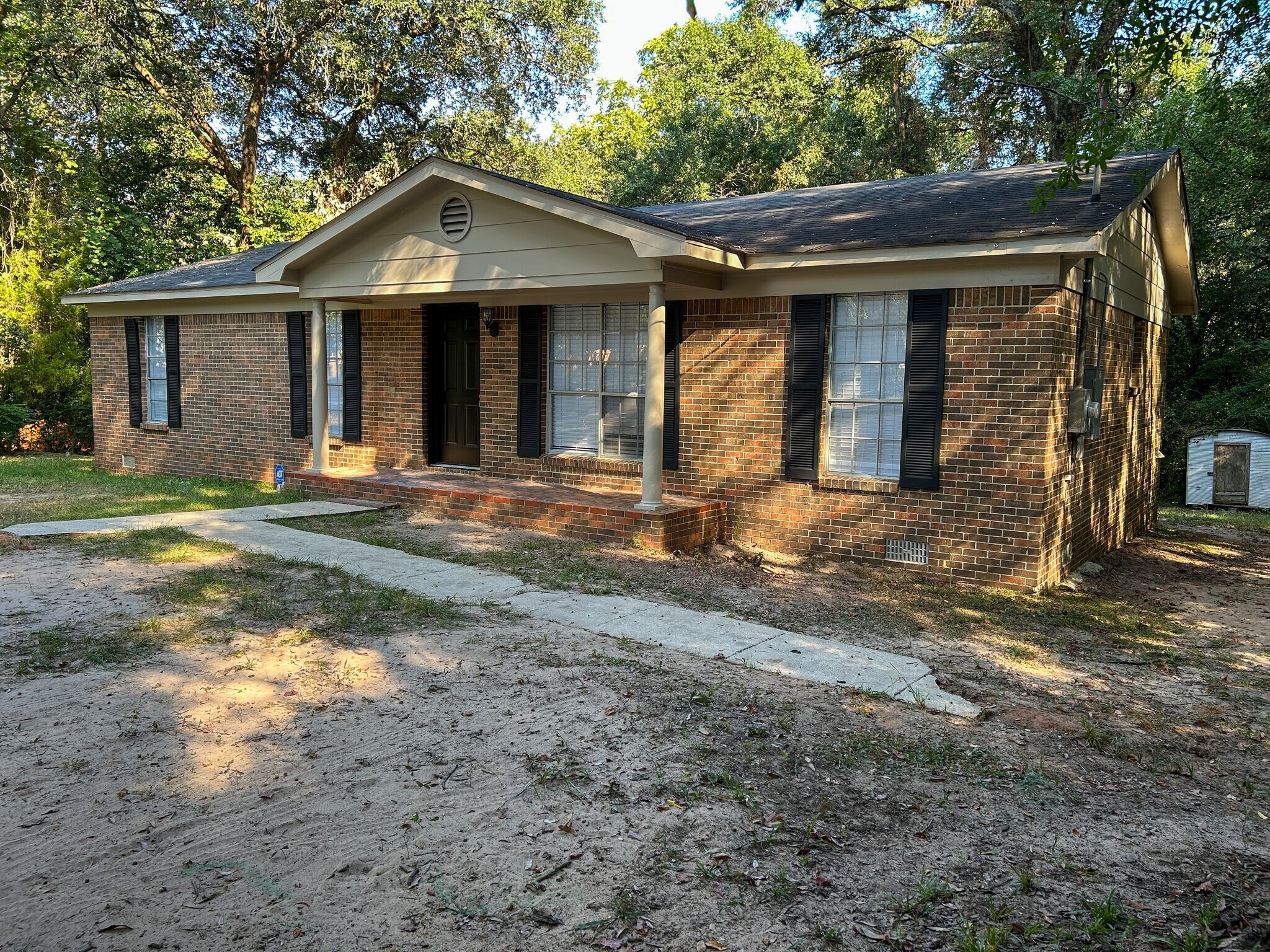 Building Photo - 1716 Northview Dr