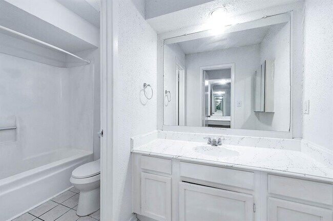 Building Photo - 11554 Chesswood Dr