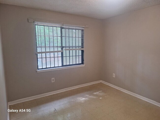 Building Photo - 2207 Wolf Ridge Rd