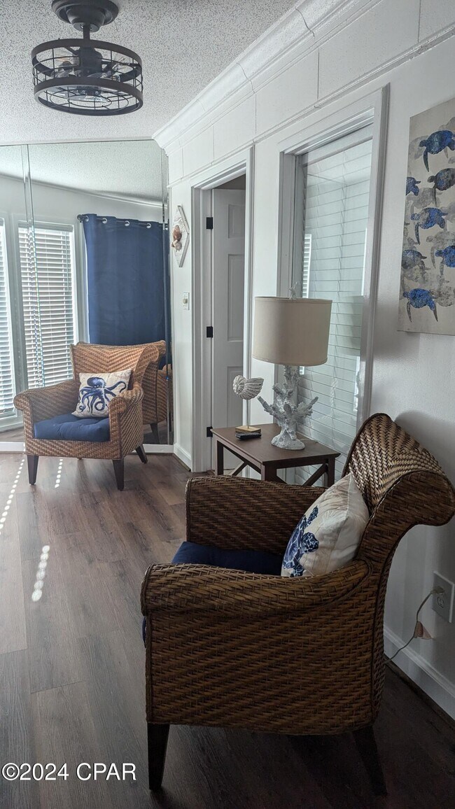 Building Photo - 4726 Bay Point Rd