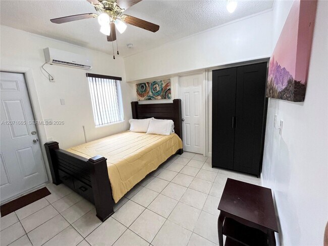 Building Photo - 3054 NW 18th St
