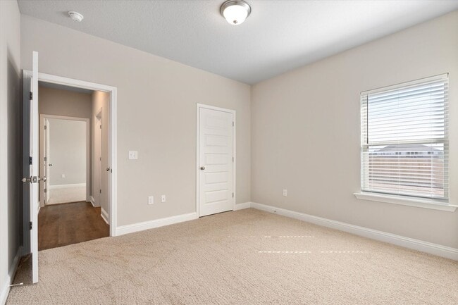 Building Photo - UPCOMING LISTING -WITH LAWNCARE- IN STONEBRIDGE