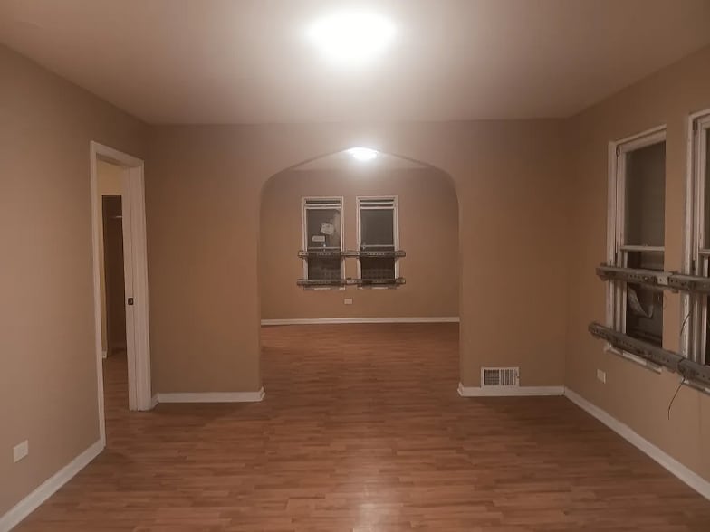 Building Photo - 5001 W Chicago Ave