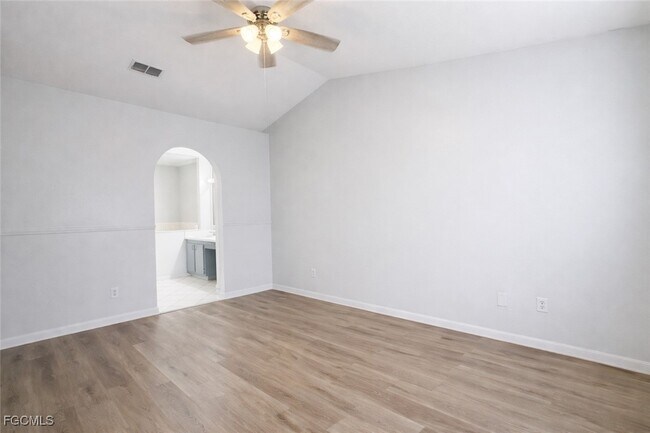 Building Photo - 3107 SW 15th Ave