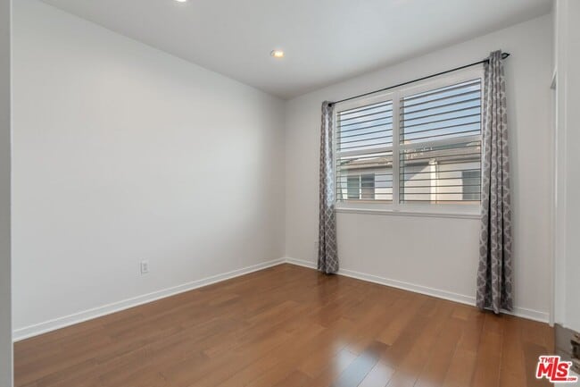 Building Photo - 1558 W Artesia Square