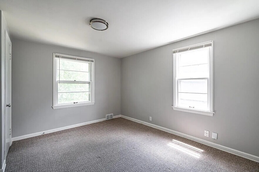 Building Photo - 3225 N 84th St
