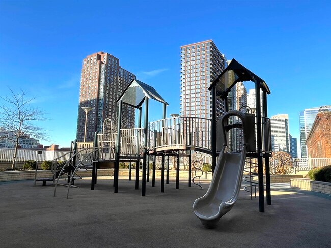 Building Photo - 88 Morgan St