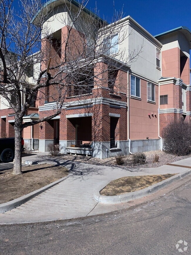 Building Photo - Cute Park Hill Condo!