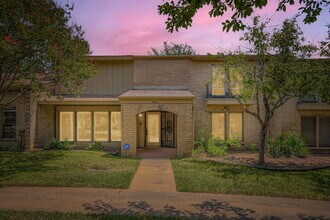 Building Photo - Spacious 3-Bed Townhome in Northwest Hills – Over 3,200 Sq Ft with Courtyard & 2-Car Garage **ALL...