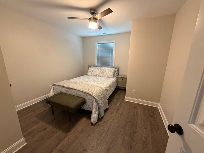 Building Photo - 6690 Eastbrook Ave SW