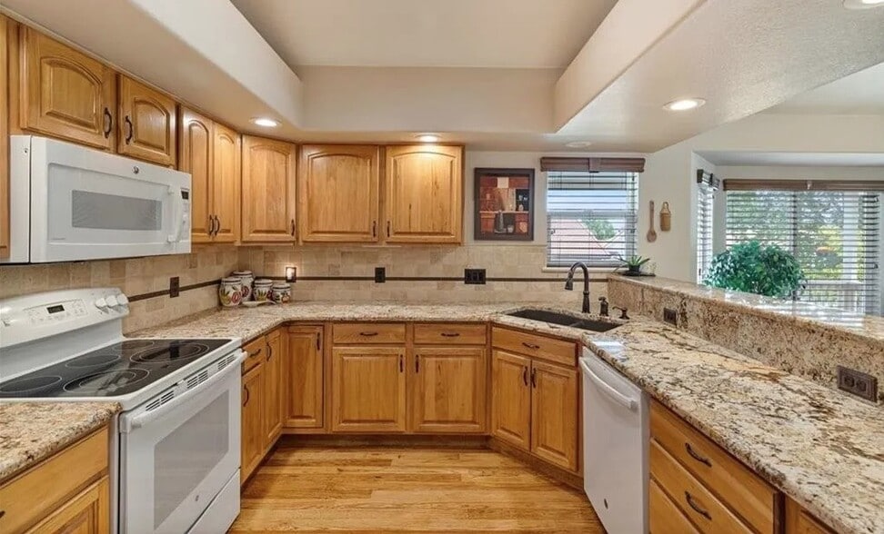 Kitchen - 152 Las Lunas St
