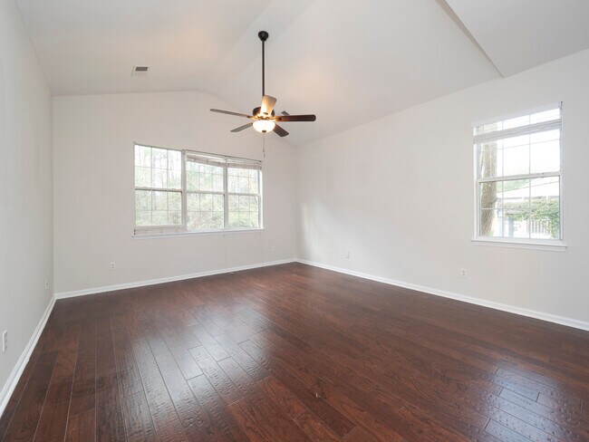 Building Photo - 145 Historic Dr