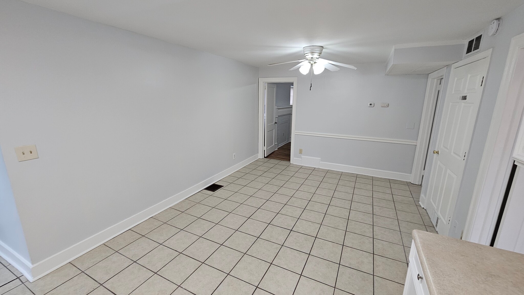 Living area - 212 Thurston Dr NW