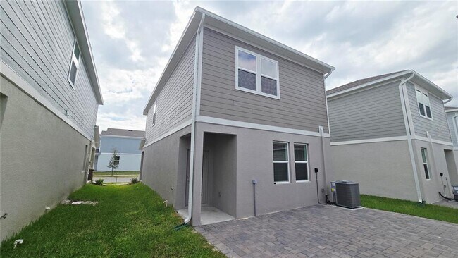 Building Photo - 724 Squire Ave