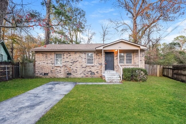 Primary Photo - Great Home in West Ashley