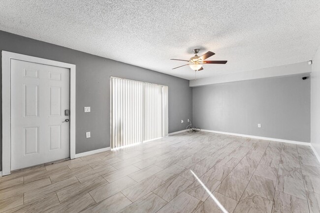 Building Photo - 2410 24th Way