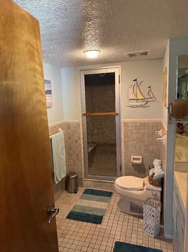 Building Photo - 409 Fernandina St