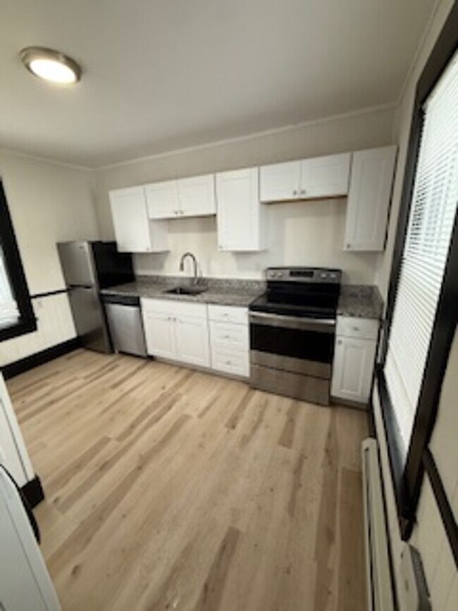 Building Photo - 18-20 Pierce St