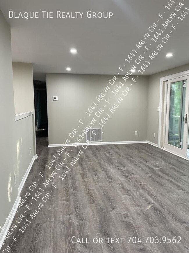 Building Photo - 1641 Arlyn Cir