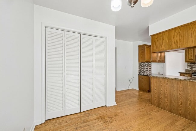 Building Photo - Experience the perfect blend of privacy and open space in this beautifully maintained 3-bedroom, ...