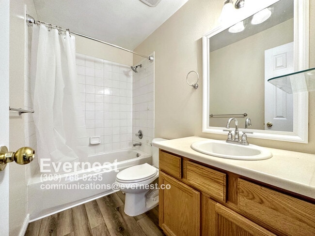 Building Photo - Modern 3-Bedroom Home with Ideal Location ...