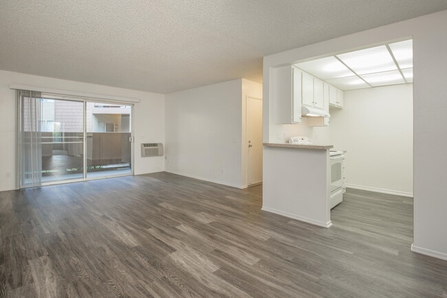 Building Photo - Fairway Village Apartment Homes