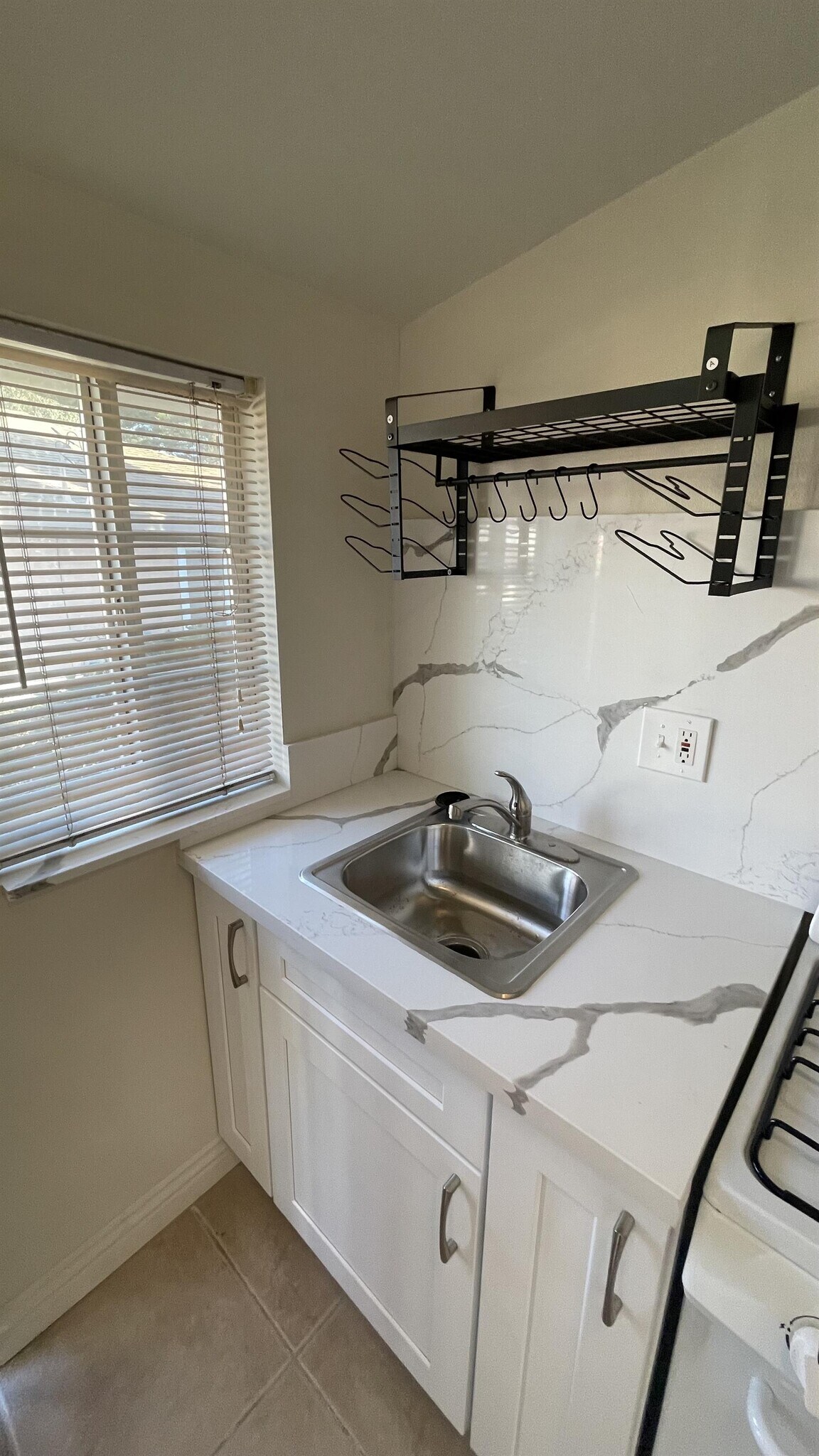 Building Photo - 5138 W 141st St