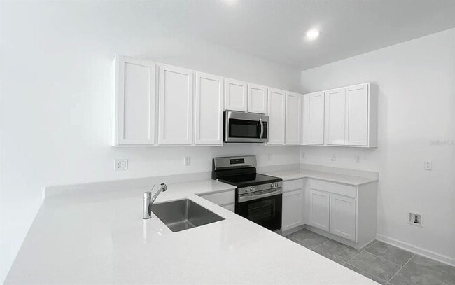 Building Photo - 2562 Skyline Lp