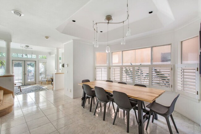 Building Photo - 603 10th St