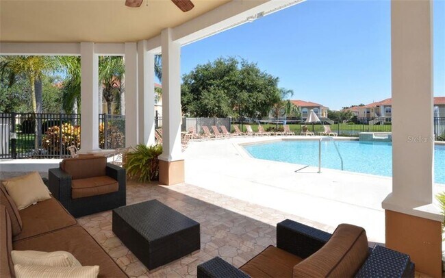 Building Photo - 2950 Viscaya Pl