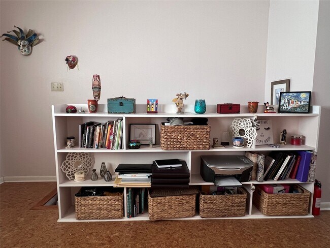 Building Photo - 2100 Commonwealth St