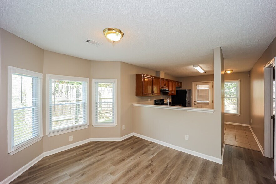 Building Photo - 8062 S Bay Ct