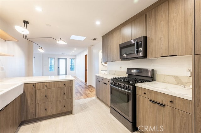 Building Photo - 2346 Birkdale St