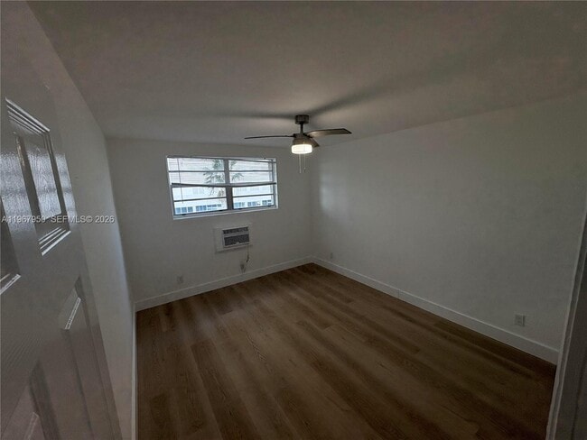 Building Photo - 505 NE 30th St