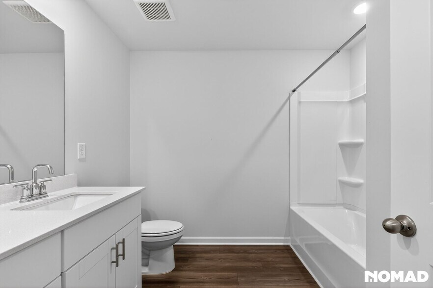 Building Photo - 6039 Hickory Crk Ct