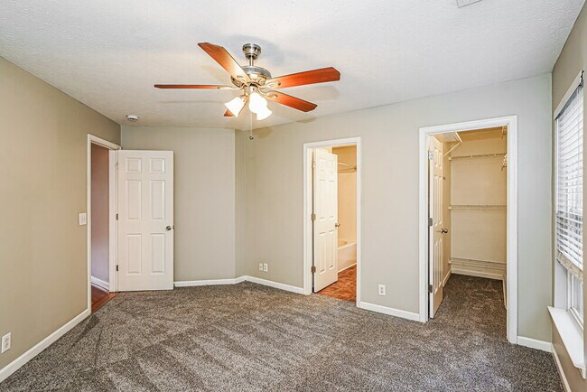 Building Photo - 1061 Cedar Creek Village Rd