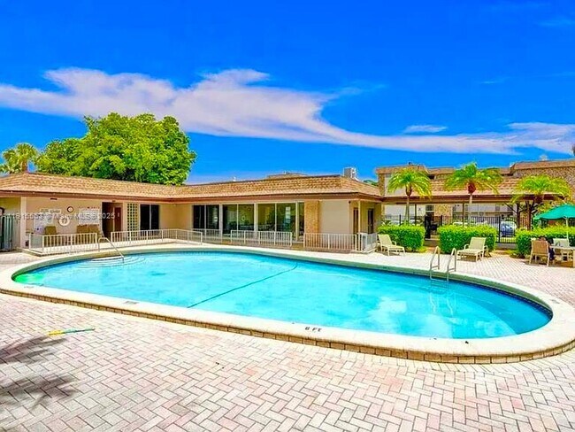 Building Photo - 2451 SW 82nd Ave