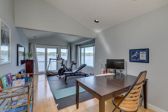 Building Photo - 5bd/3.75ba Sammamish Home
