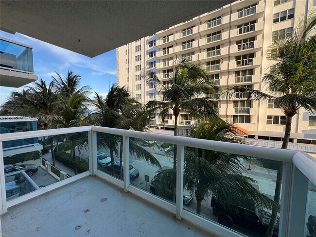 Building Photo - 9201 Collins Ave