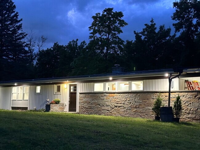 Building Photo - 4846 Ledge Ln