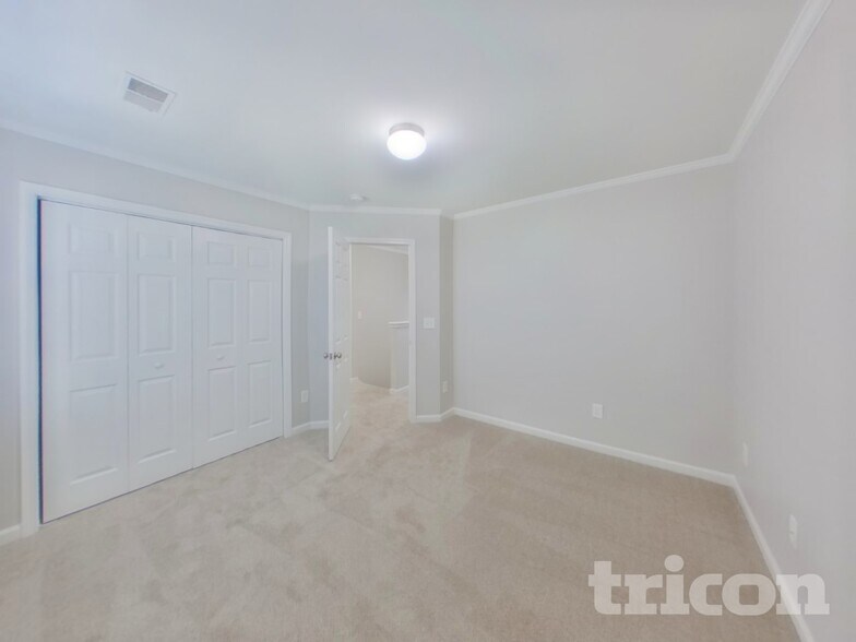 Building Photo - 153 Chesterbrook Ln