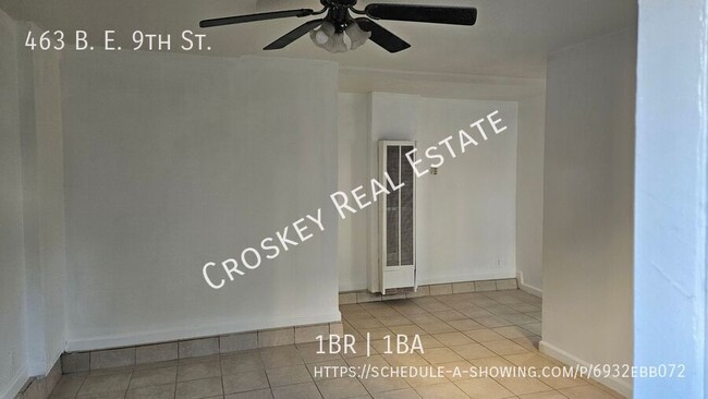 Building Photo - Move in ready! Easy access to public trans...