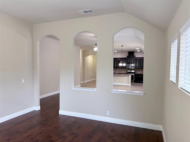 Building Photo - 1114 Haskell Dr