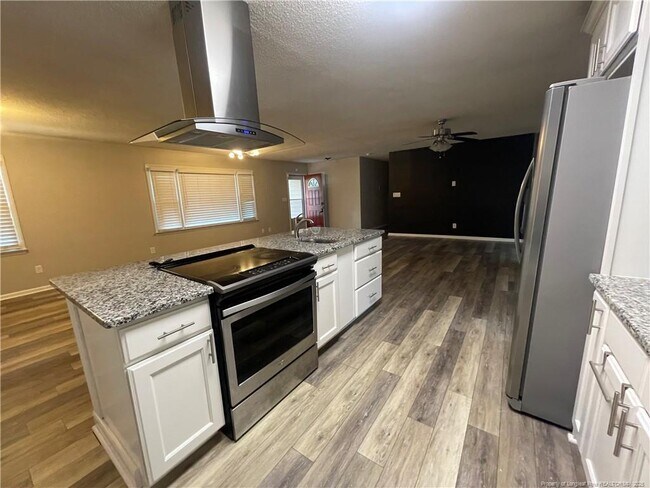 Building Photo - 7183 Largo Pl