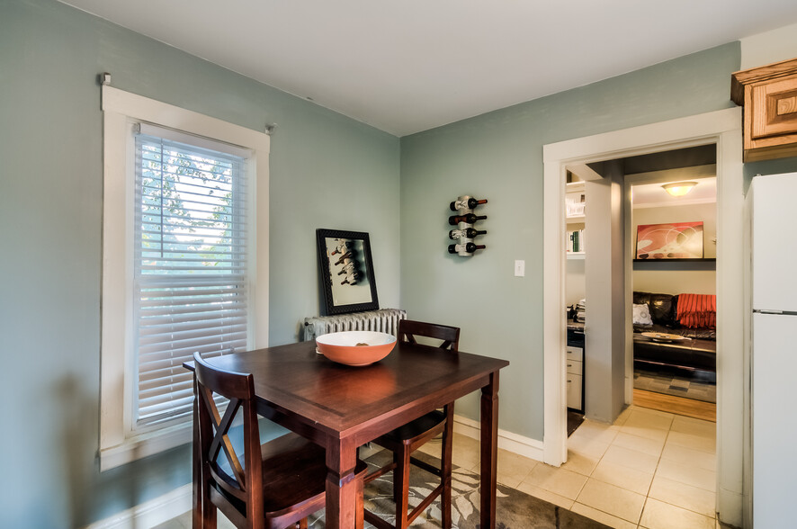 breakfast nook - 617 Delles Rd